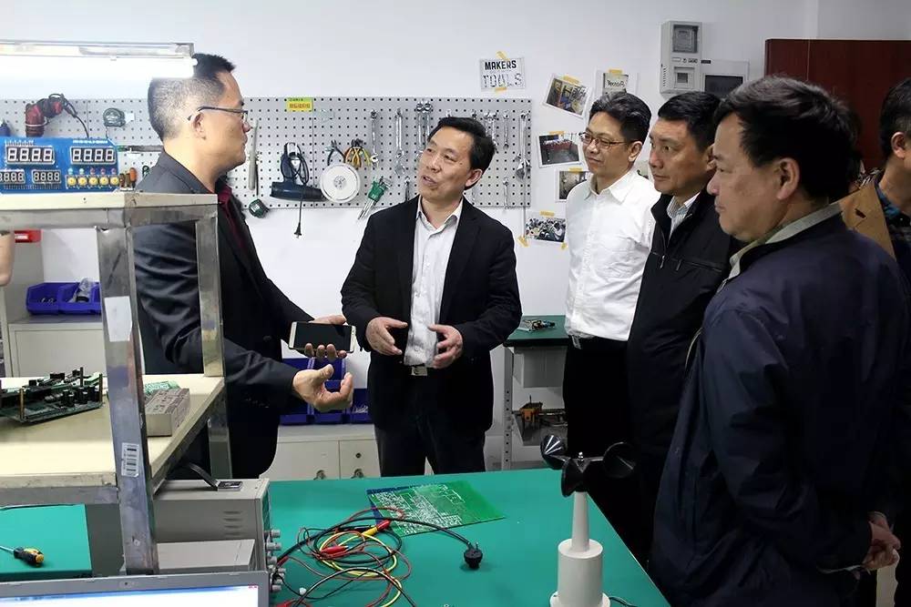 省政協(xié)副主席、科技廳廳長(zhǎng)郭躍進(jìn)蒞臨微特調(diào)研